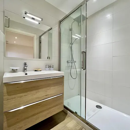 Beau 2 Pieces Proche - Piscine Et Clim *