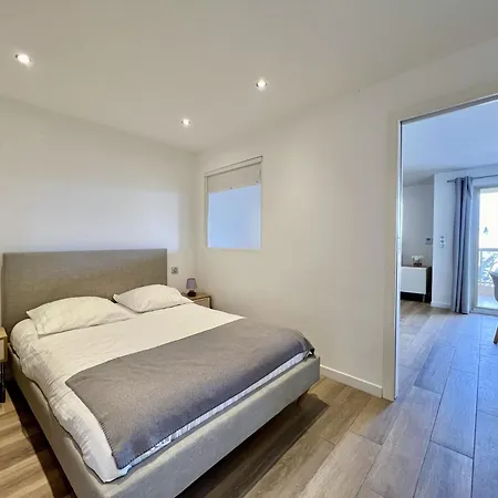 Beau 2 Pieces Proche - Piscine Et Clim Apartamento *